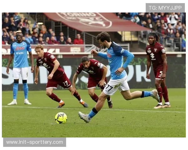 阿贾克斯1-3不敌那不勒斯，克瓦拉茨赫利亚世界波